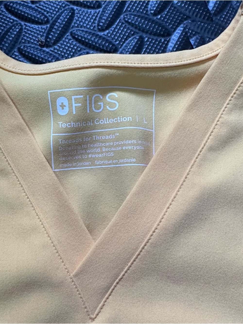 Figs Catarina Large Scrub top - Picture 2 of 4